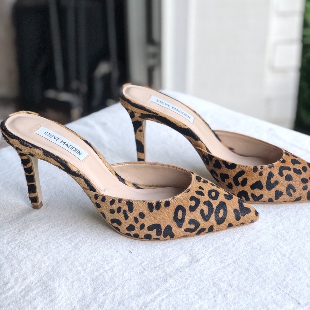 Steve Madden Leopard print slides